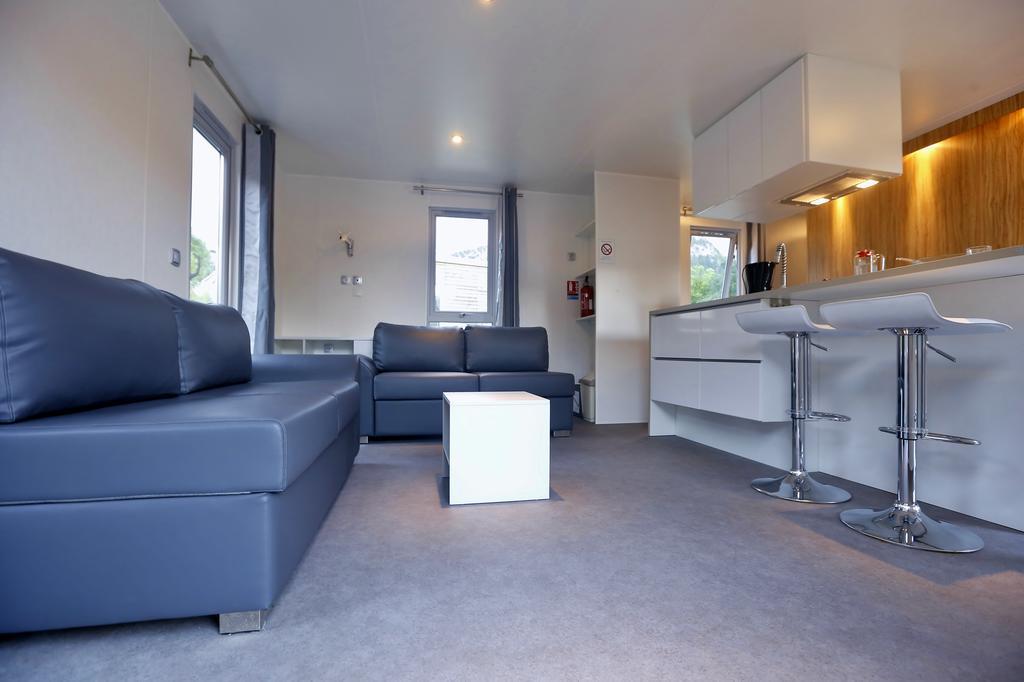 Camping Lou Gourdan Hotel Puget-Théniers Esterno foto
